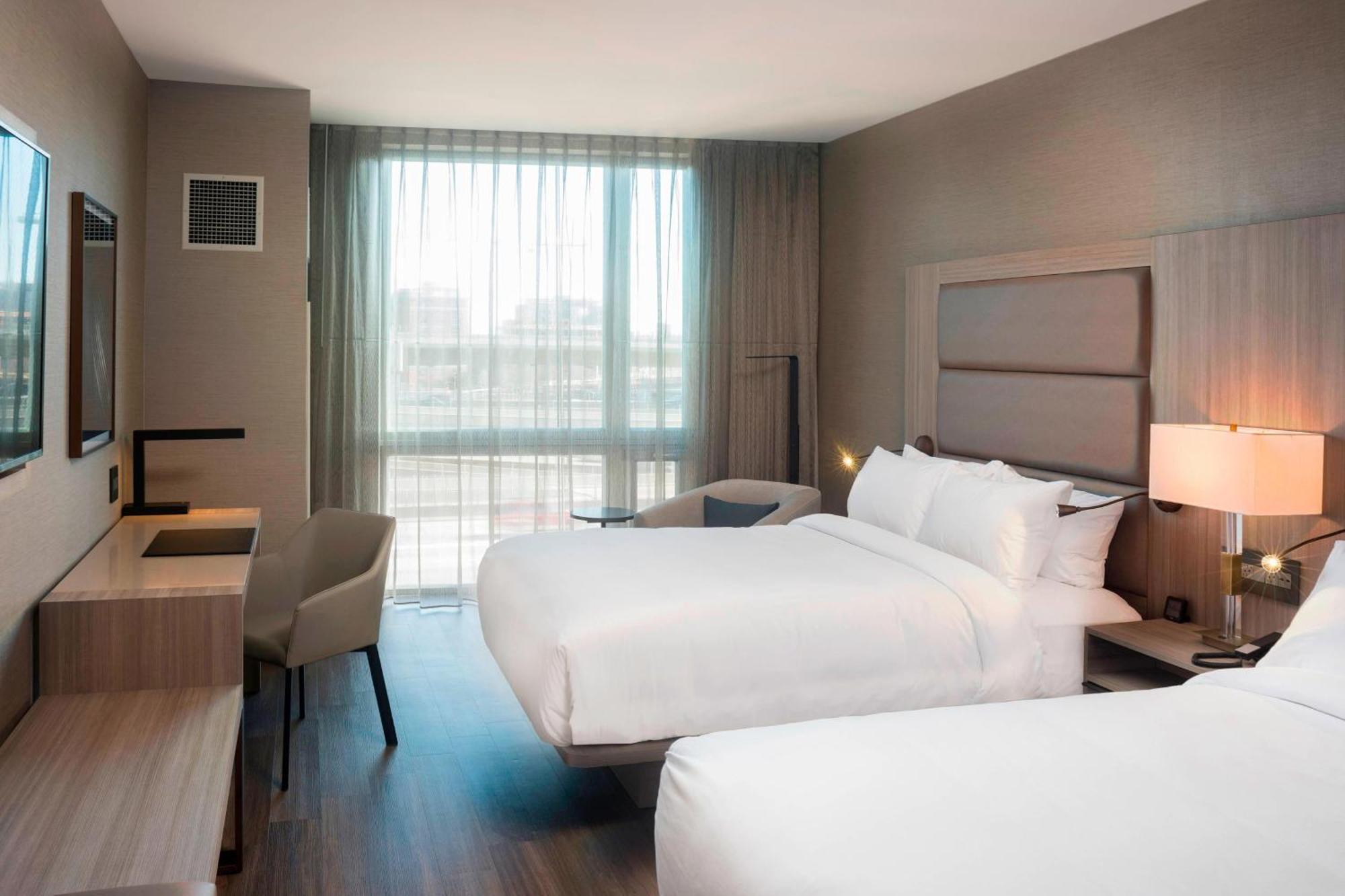 Ac Hotel By Marriott Boston Downtown Екстериор снимка